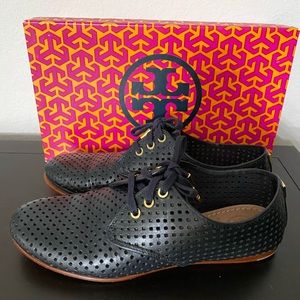 Tory Burch Navy Blue Leather Oxford Shoes